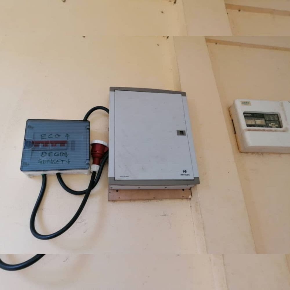 Electrical panel with the automatic ECG / generator switchover installed for the lab